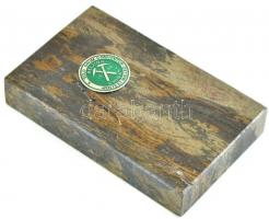 Ásvány lapra csiszolva, jelzett, dobozban. 10x6x1,5cm