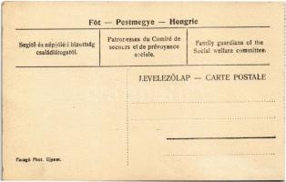 Fót, Segítő és népjóléti bizottság családlátogatói. Faragó Phot. (Újpest) (EK)