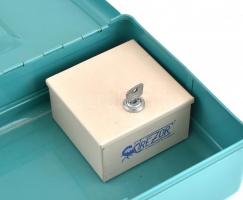 Fegyverdoboz fém, benne lőszertároló dobozzal. 32x22x 11 cm