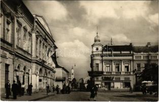 1950 Rimaszombat, Rimavská Sobota; utca, üzletek, autóbusz / street view, shops, autobus (EK)