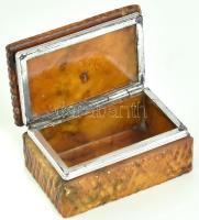 Borostyán színű alabástrom dobozka, fém zsanérral, sérülésekkel, 11x7x5cm