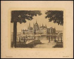 cca 1910-1920 Budapest, 12 db rézmetszet a város fő nevezetességeiről, aranyozott, zsinórfűzött albumban, kissé kopott, foltos, 15x12 cm