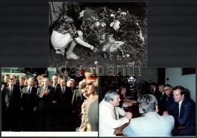 cca 1960-1990 10 db fotó politikusokról (közte Kádár János, Hruscsov, stb.), 12x9 cm és 18x12,5 cm k...