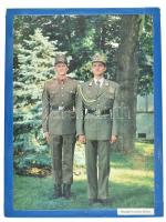 cca 1990 Fiatal katonák díszöltözetben, farost lapra ragasztott fotó, 32,5x24,5 cm