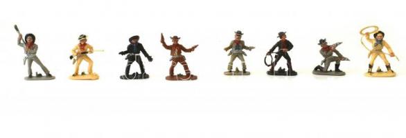 Retró cowboy figurák, 8 db, festett műanyag, kopásnyomokkal, sérüléssel, m: 6-8 cm