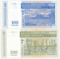 Madagaszkár 2004. 100A + 200A T:II-III szép papír
Madagascar 2004. 100 Ariary + 200 Ariary C:XF-F n...