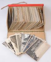Kb. 411 db képeslap 1930 és 1960 közötti időszakból dobozban: fekete-fehér külföldi városok / Cca. 411 postcards from between 1930 and 1960 in a box: black and white European towns