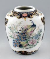 Japán porcelán váza, aranyozott pávás, virágos mintával. Matricás, jelzett, kisebb kopásnyomokkal, m: 12 cm