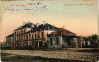 1911 Békéscsaba, Gyalogsági laktanya a vártával (EK)