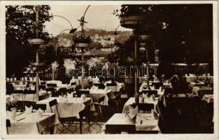 Budapest I. Naphegy, Cziegler Jenő étterme, terasz. Czakó utca 1/3.