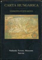 Gróf László: Carta Hungarica. Térképgyűjtemény (1540-1841). Bp., 1988, Inter Press. Fekete-fehér képekkel és térképekkel illusztrált. Kiadói papírkötésben, kopott borítóval, a hátsó borítón gyűrődésnyommal.