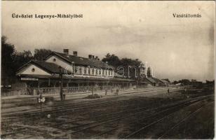 1915 Legenye-Alsómihályi, Legenye-Mihályi, Luhyna-Michalany (Legina-Mihalány); vasútállomás. Özv. Sochor Jánosné kiadása / Bahnhof / railway station + P.U. bélyegzés