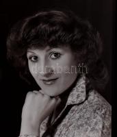 Nagy fotó és negatív tétel: művészek, politikusok, zenészek. operaénekesek több száz fotó és negatív...