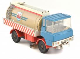 Retró német utcaseprő teherautó, lemezjáték, lendkerekes, mozgatható elemekkel, kopásnyomokkal, 23x8x10,5 cm