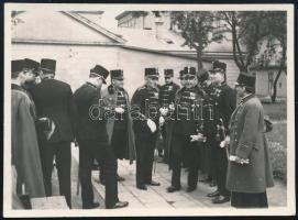 cca 1920 Katonatisztek csoportja, fotó, 8×11 cm