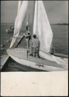 cca 1960 Siófok nevű vitorlás a Balatonon, fotó, 18×13 cm