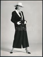 cca 1970-1980 Divatfotók, 4 db, 24×18 cm