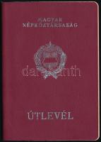 1983 Piros magyar útelvél