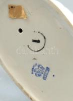 Aquincumi porcelán fésülködő akt, kézzel festett, jelzett, kis kopással, kopott, m: 22 cm