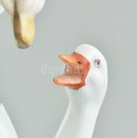 Herendi libát etető lányka. Kézzel festett, jelzett, kopásnyomokkal m: 19 cm