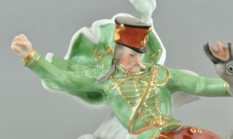 Herendi János vitéz a griffmadáron, kézzel festett, jelzett, apró kopásnyomokkal, m:20,5 cm, h:17 cm