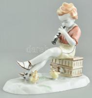 Metzler Orloff porcelán Furulyázó lány, kézzel festett, jelzett, hibátlan, m: 14 cm