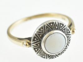 Aranyozott ezüst(Ag) gyűrű, opálos díszítéssel, jelzett, méret: 52, bruttó: 2,41 g