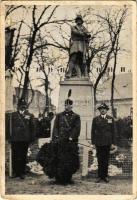 1941 Adony, Hősi emlékmű leleplezési ünnepsége. Turán fotoriport felvétele (EK)