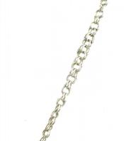 Ezüst(Ag) nyaklánc, jelzés nélkül, fém kapoccsal, fém keretes borostyán medállal, h: 60 cm, bruttó: ...