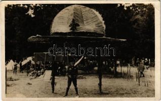 1933 Gödöllő, Cserkész Világ Jamboree, vesszőkből épített cserkész kalap / World Scout Jamboree, scout hat built of twigs at the camp (EK)