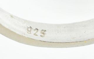 Ezüst(Ag) ékszerszett: gyűrű, nyaklánc, fülbevalópár, jelzett, bruttó: 13,44 g