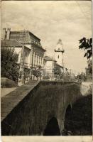 1955 Battonya, híd, községháza. Művészeti Alkotások (EB)