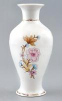 Hollóházi virág mintás váza, kézzel festett, jelzett, apró kopásnyomokkal, m:24 cm