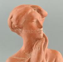 Zsin Judit (1957- ) Gondolkodó nő. Terrakotta szobor, jelzett, kopott. m: 37 cm