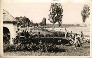 Keszthely, strand a Balaton parton. Korompay László photo