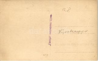 Budapest IV. Káposztásmegyer, lóverseny előtt a nézők. Faragó fényképész Újpest, photo