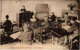 1937 Pinon, Ecole de Plein Air, Une classe / school class room (EK)