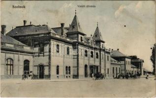 1911 Szolnok, vasútállomás. Özv. Lőrinczy Gyuláné kiadása (Rb)