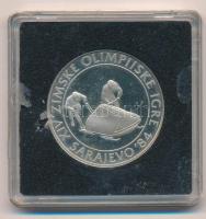 Jugoszlávia 1984. 100D Ag "1984-es Téli Olimpia - Bobozás" plasztik tokban T:PP Yugoslavia 1984. 100 Dinars Ag "Winter Olympics 1984 - Bobsledding" in plastic case C:PP Krause KM#99