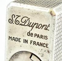 St. Dupont öngyújtó. Jelzett, működő, feltöltött állapotban, alján karcokkal. m: 5 cm