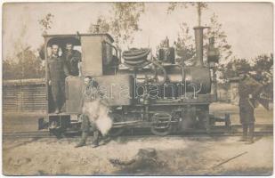 Első világháborús osztrák-magyar katonai vasút gőzmozdonya / K.u.k. Lok. Rollbahn No. 15. / WWI Austro-Hungarian military railway, locomotive with soldiers. photo (EK)