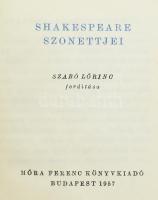 Shakespeare szonettjei. Ford.: Szabó Lőrinc. Bp., 1957, Móra. Kiadói egészvászon-kötés.