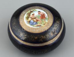 Cseh Altwien bonbonnier, matricás porcelán, jelzett, kopott, d: 11cm