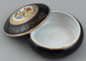 Cseh Altwien bonbonnier, matricás porcelán, jelzett, kopott, d: 11cm