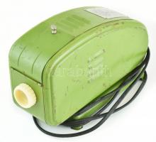 Elzett Diavetítő, kopott, de működik. Valamint 10 diafilmmel, közte Tokiói olimpia I-II. rész, valam...