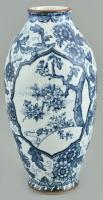 Német porcelán váza, kézzel festett, kopott, m: 14 cm
