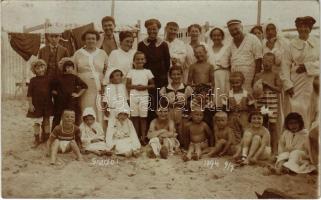 1914 Grado, beach. group photo Franz Lwinsky