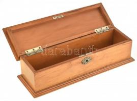 Fa doboz, réz veretes díszítménnyel. 34x11x9cm