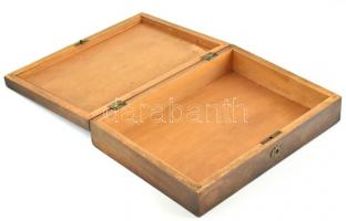 Régi, fa doboz, tetején lovas vadászjelenetet ábrázoló képpel, kopott 28×21×6 cm