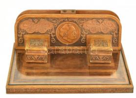 Íróasztal garnitúra, díszesen faragott fa, 1900 körül, kopott, apró sérülésekkel, egy db hiányzó tol...